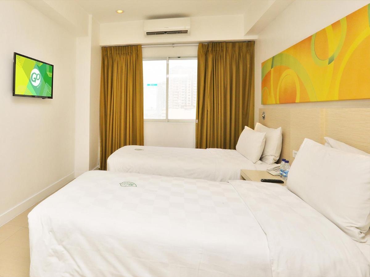 Go Hotels Manila Airport Road Paranaque City Exterior photo
