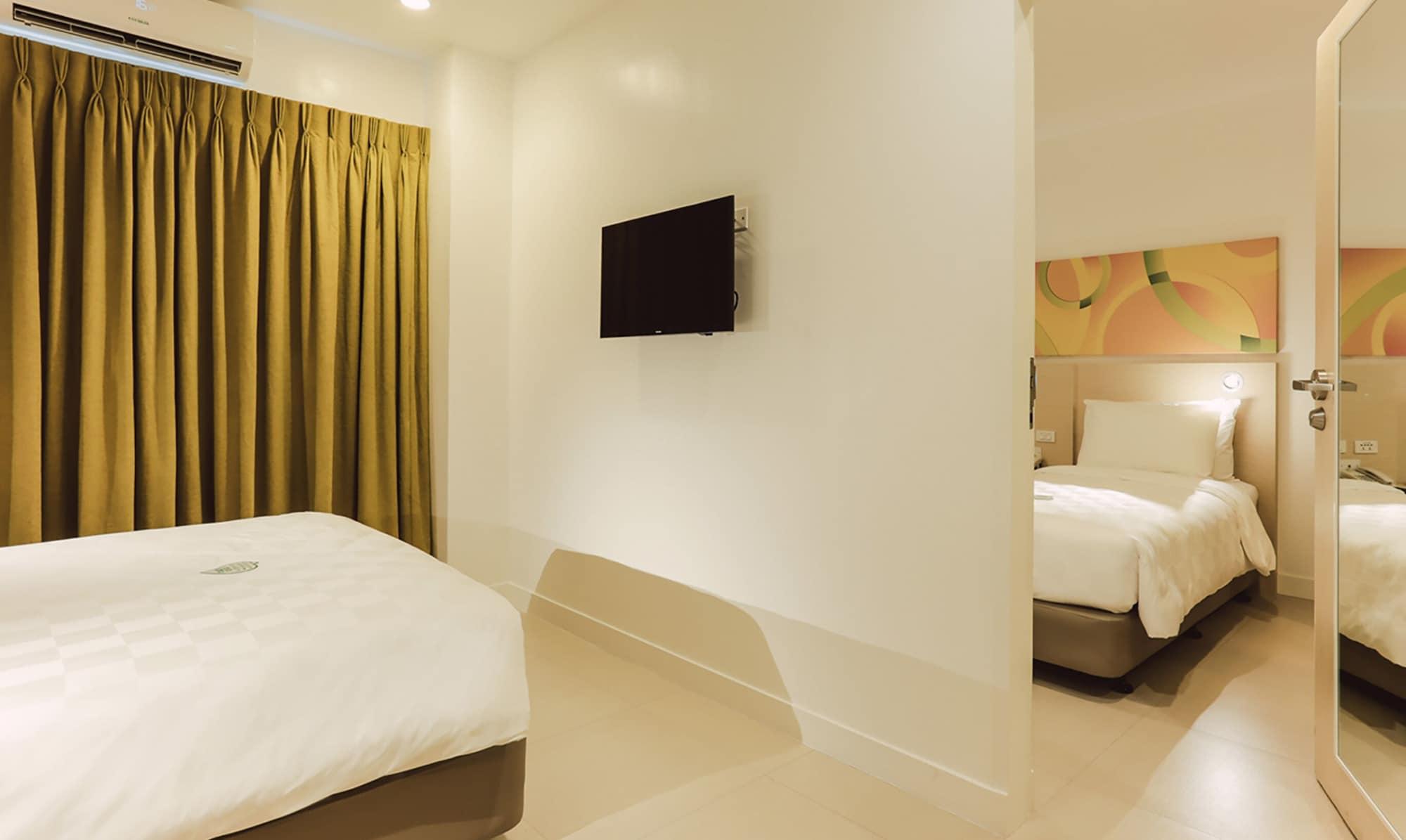 Go Hotels Manila Airport Road Paranaque City Exterior photo