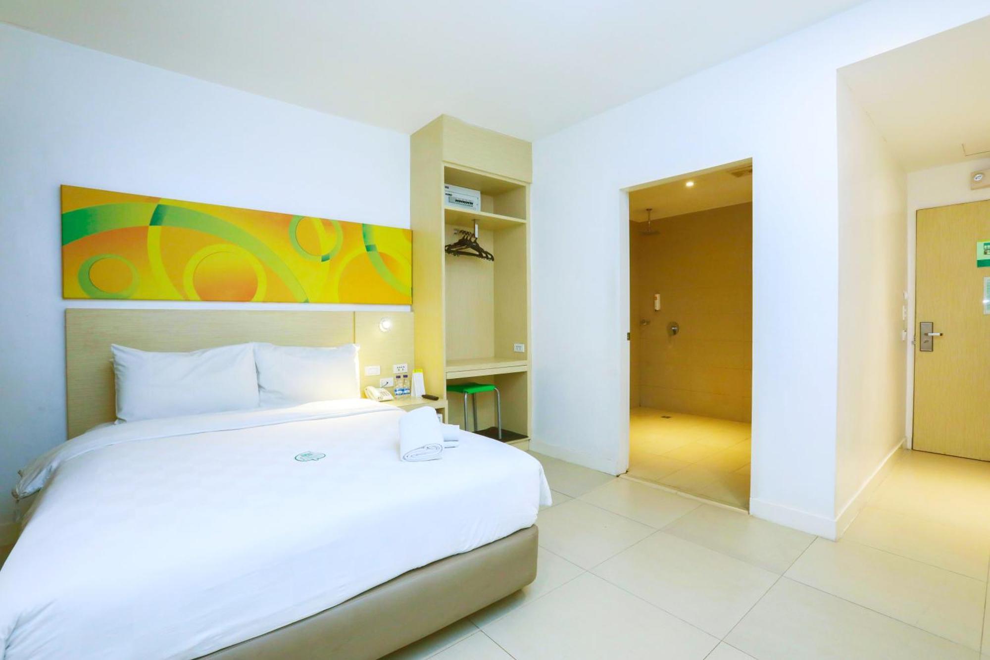 Go Hotels Manila Airport Road Paranaque City Exterior photo