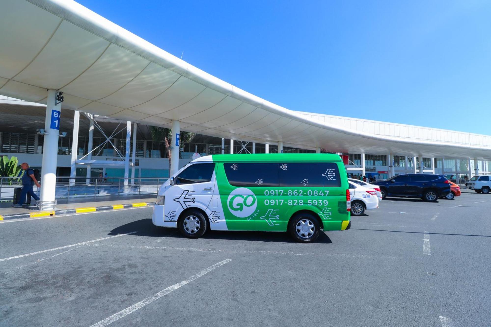 Go Hotels Manila Airport Road Paranaque City Exterior photo